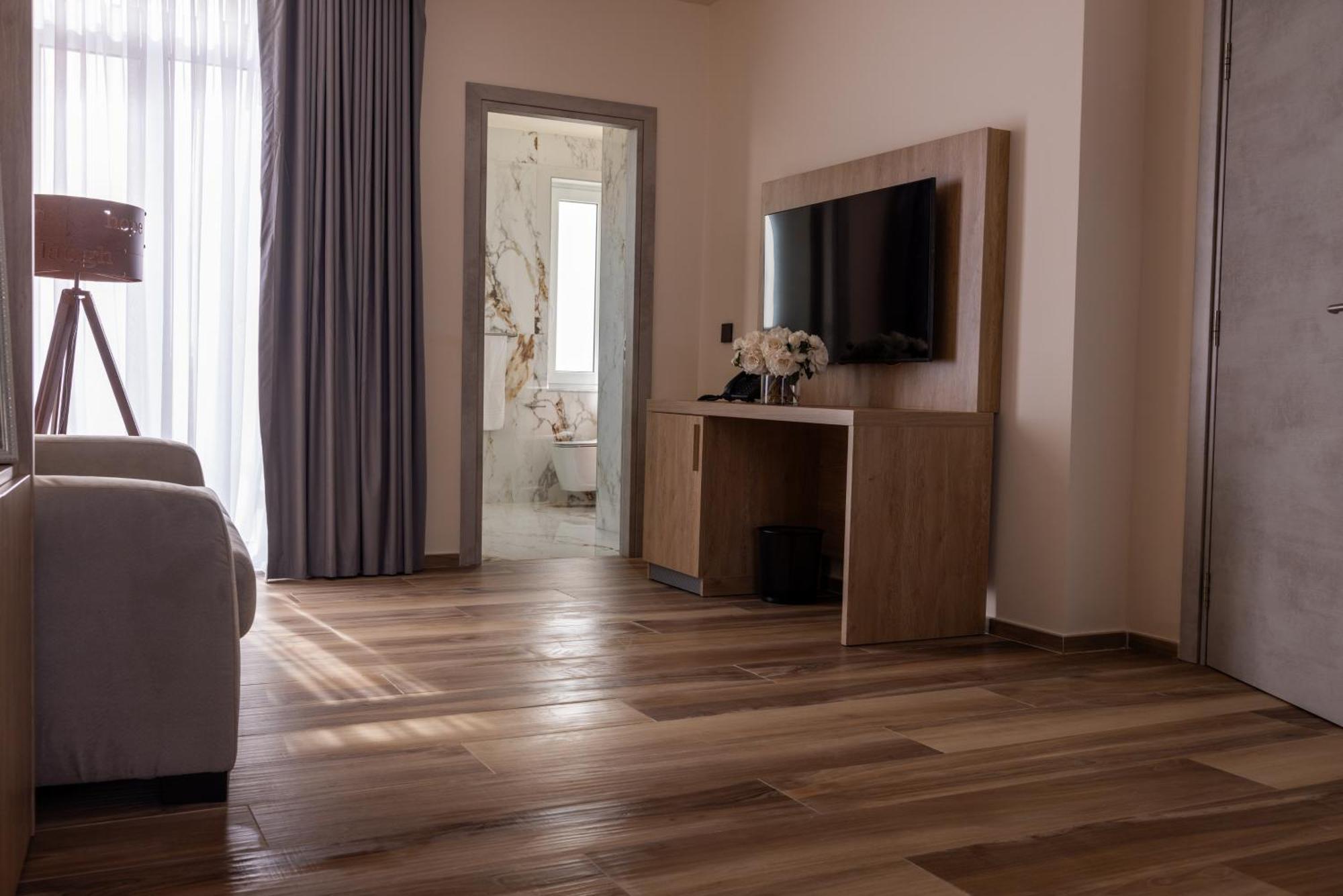 C'Est La Vie Boutik Swieqi Is-Swieqi Exteriér fotografie
